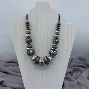 BOLD ELEMENTS Necklace